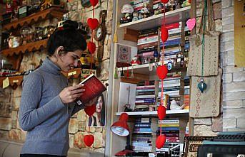 Müşterilerini Yeşilçam'ın yıldızlarının görselleriyle ağırlıyor