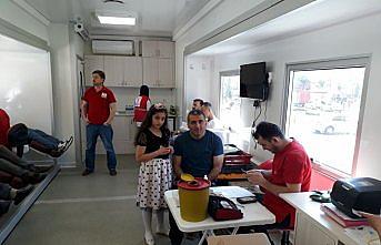 Öğrenciler Kızılay'a kan ve kök hücre bağışı yaptı