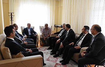 Bakan Kurtulmuş şehit ailesini ziyaret etti