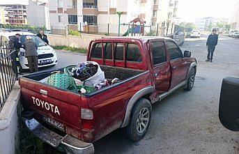 Minibüs ile kamyonet çarpıştı: 1 ölü, 6 yaralı