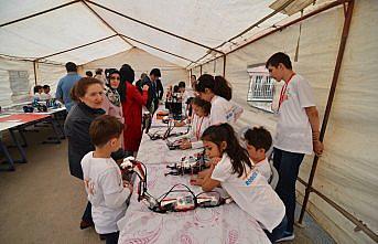 Ortaokul öğrencileri güneş enerjisiyle çalışan araç yaptı