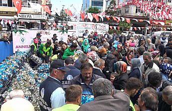 Rize Belediyesinden, annelere 4 bin çiçek