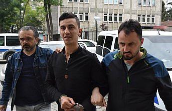 Uyuşturucu şüphelisi çuvalların arasında saklanırken yakalandı