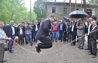 Vali halat çekti, kaymakam ip atladı