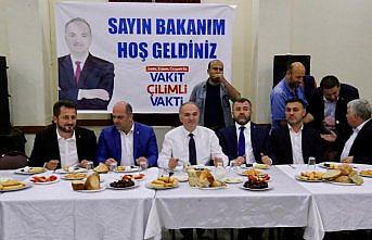 Bakan Özlü, vatandaşlarla sahurda bir araya geldi