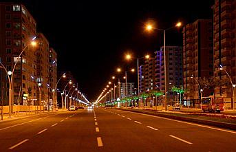 Dicle EDAŞ'tan Diyarbakır caddelerine 6 bin armatür montajı