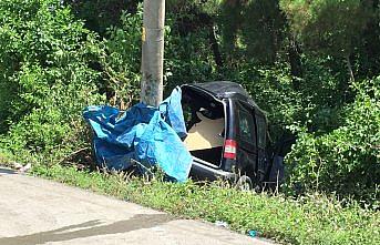 Hafif ticari araç şarampole devrildi: 1 ölü, 1 yaralı