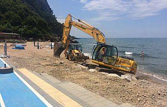 İnkumu'nda fırtınanın yol açtığı hasar gideriliyor