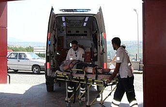 Samsun'da minibüs yol kenarındaki ağaçlara çarptı: 5 yaralı