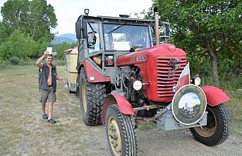 Avusturyalı çiftçi traktörle Avrupa turu yapıyor