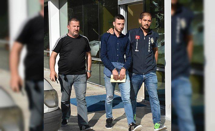 Duraktaki taksiye pompalı tüfekle ateş açıldı: 1 yaralı