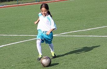 Havza'da yaz futbol okuluna 90 çocuk katılıyor