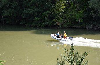 Irmağa giren yunusu kurtarma çalışması sonlandırıldı