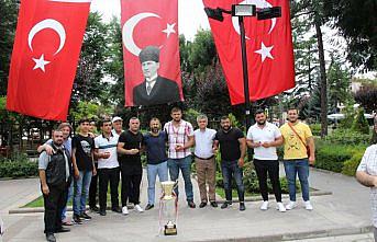 Kırkpınar finalistinden Kaymakam Yılmaz ve Başkan İkiz'e ziyaret