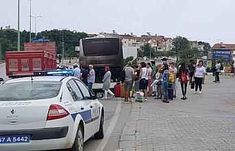 Seyir halindeyken alev alan otobüste hasar oluştu