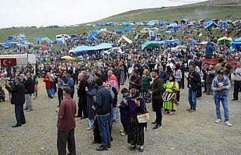 Yaylada horon ve kemençeyle eğlendiler