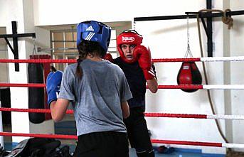 Babasının yarıda bıraktığı boksu kızı sürdürüyor