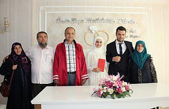Başkan Üçok, konuşma engelli çiftin nikahını kıydı
