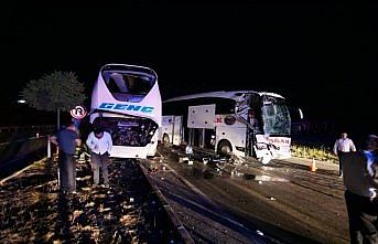 Çorum'da iki otobüs çarpıştı: 13 yaralı