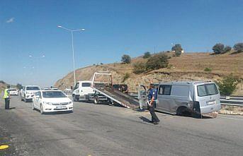 Çorum'da iki otomobil çarpıştı: 9 yaralı