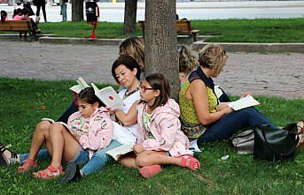 Kitap sevgisi kadınları sosyal medyada buluşturdu