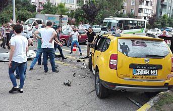 Ordu'da ticari taksi ile otomobil çarpıştı: 8 yaralı