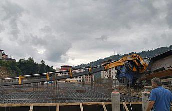 Rize'de vinç devrildi: 1 ölü