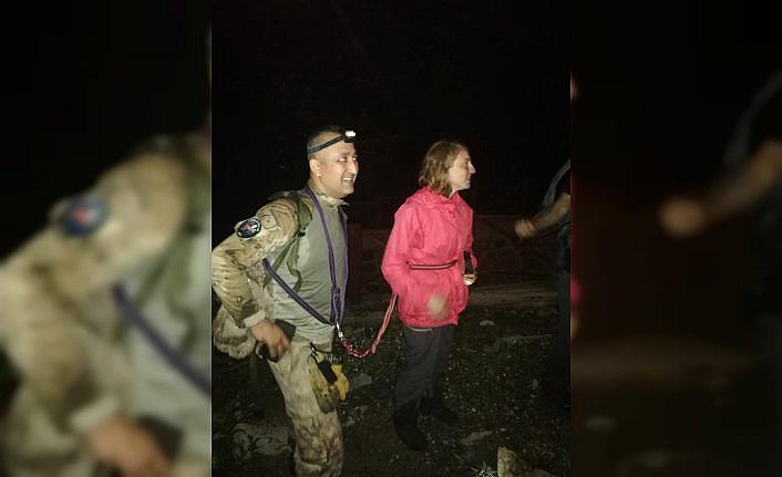 Rize'de yaylada kaybolan turistleri JAK ekibi buldu