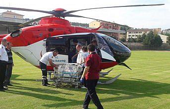 Solunum sıkıntısı yaşayan bebek, ambulans helikopterle sevk edildi