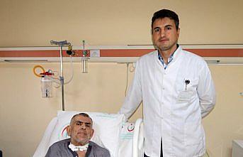 Aort damarı yırtılan KOAH hastasını sağlığına kavuşturdular