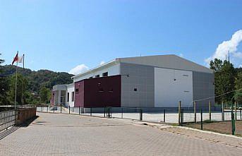 Bartın'da spor salonu hizmete açıldı