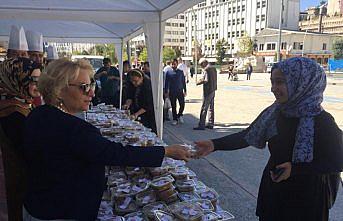 Bolu'da 10 bin kişiye aşure dağıtıldı