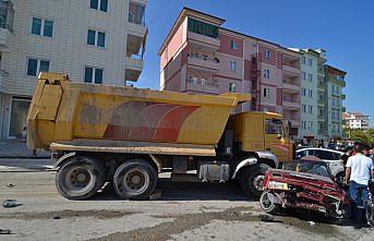 Çorum'da freni patlayan kamyon 12 araca çarparak durdu