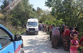 Devrilen patpatın altında kalan çocuk yaralandı