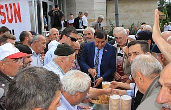 Havza Belediyesi vatandaşlara aşure dağıttı