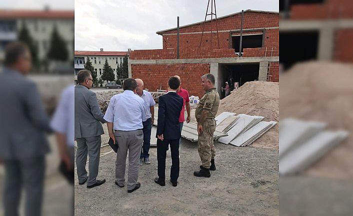 Kaymakam Onay, okul inşaatını inceledi
