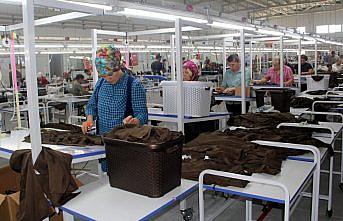 Köy köy dolaşıp fabrikaya işçi arıyorlar