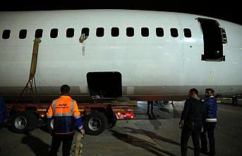 Pistten çıkan uçağın nakil işlemi tamamlandı