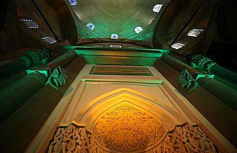 Taşları tek tek işlenen caminin yapımı 30 yılı aştı