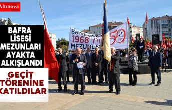 Bafra Lisesi mezunları ayakta alkışlandı