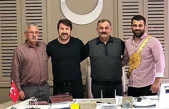 Başpehlivan Atlı, Başkan Özbalcı'yı ziyaret etti