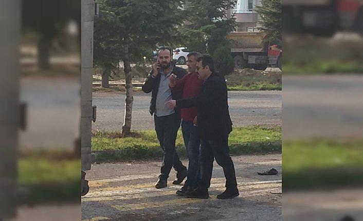 Bıçakladığı arkadaşını sağlık merkezine götürdü