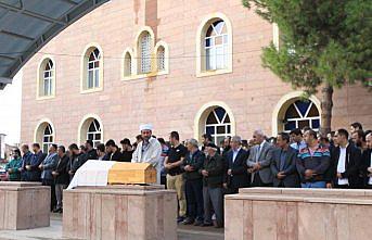 Elif bebek gözyaşları içinde son yolculuğuna uğurlandı