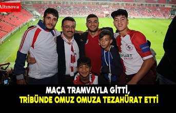Maça tramvayla gitti, Tribünde omuz omuza tezahürat etti