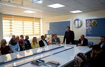 Memur-Sen Genel Başkanı Ali Yalçın okulunu ziyaret etti