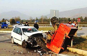 Taşova'da trafik kazası: 4 yaralı