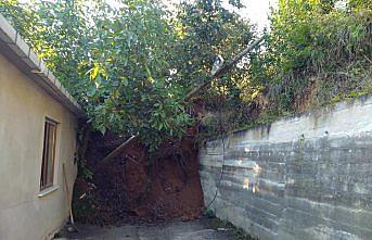 Trabzon'da toprak kayması