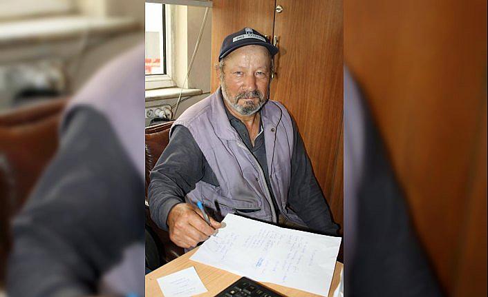 Yolda bulduğu parayı belediyeye teslim etti