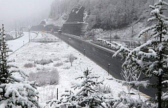 Bolu Dağı'nda kar yağışı başladı