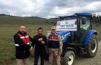 Çiftçinin çalınan traktörünü jandarma buldu